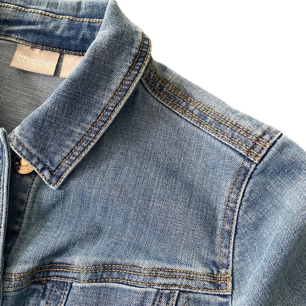 Chico’s Light Wash Jean Jacket Small 4-6